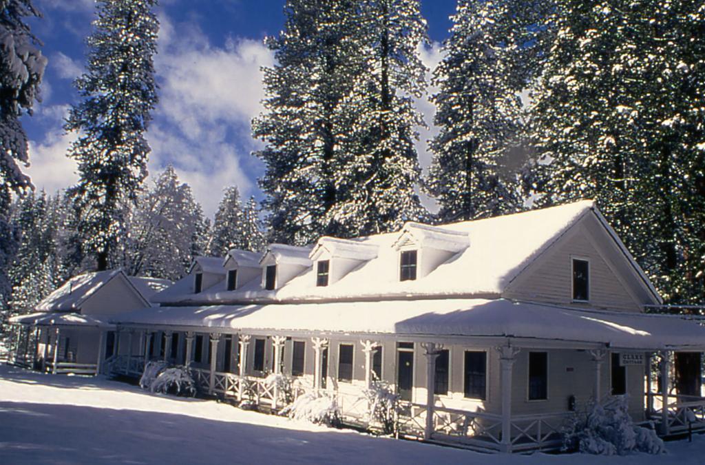 Wawona Hotel Exterior photo